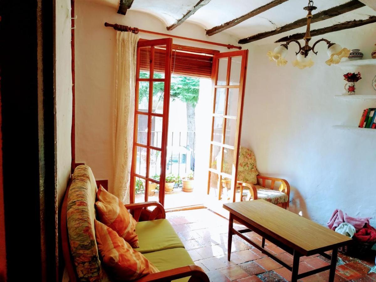 Casa De Amparo Y Jose Manuel Konuk evi Pavies Dış mekan fotoğraf