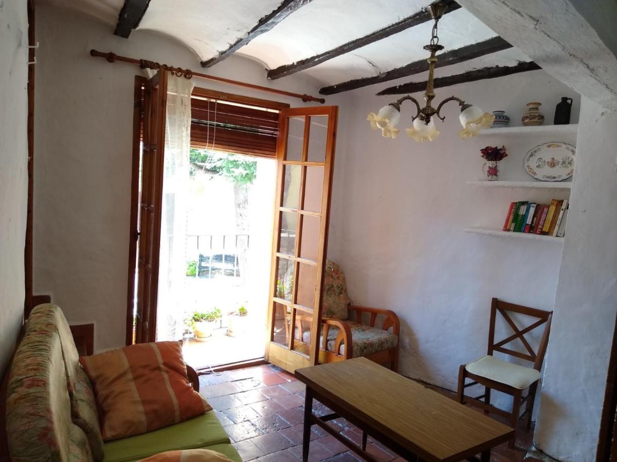 Casa De Amparo Y Jose Manuel Konuk evi Pavies Dış mekan fotoğraf