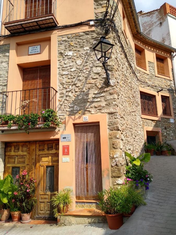 Casa De Amparo Y Jose Manuel Konuk evi Pavies Dış mekan fotoğraf